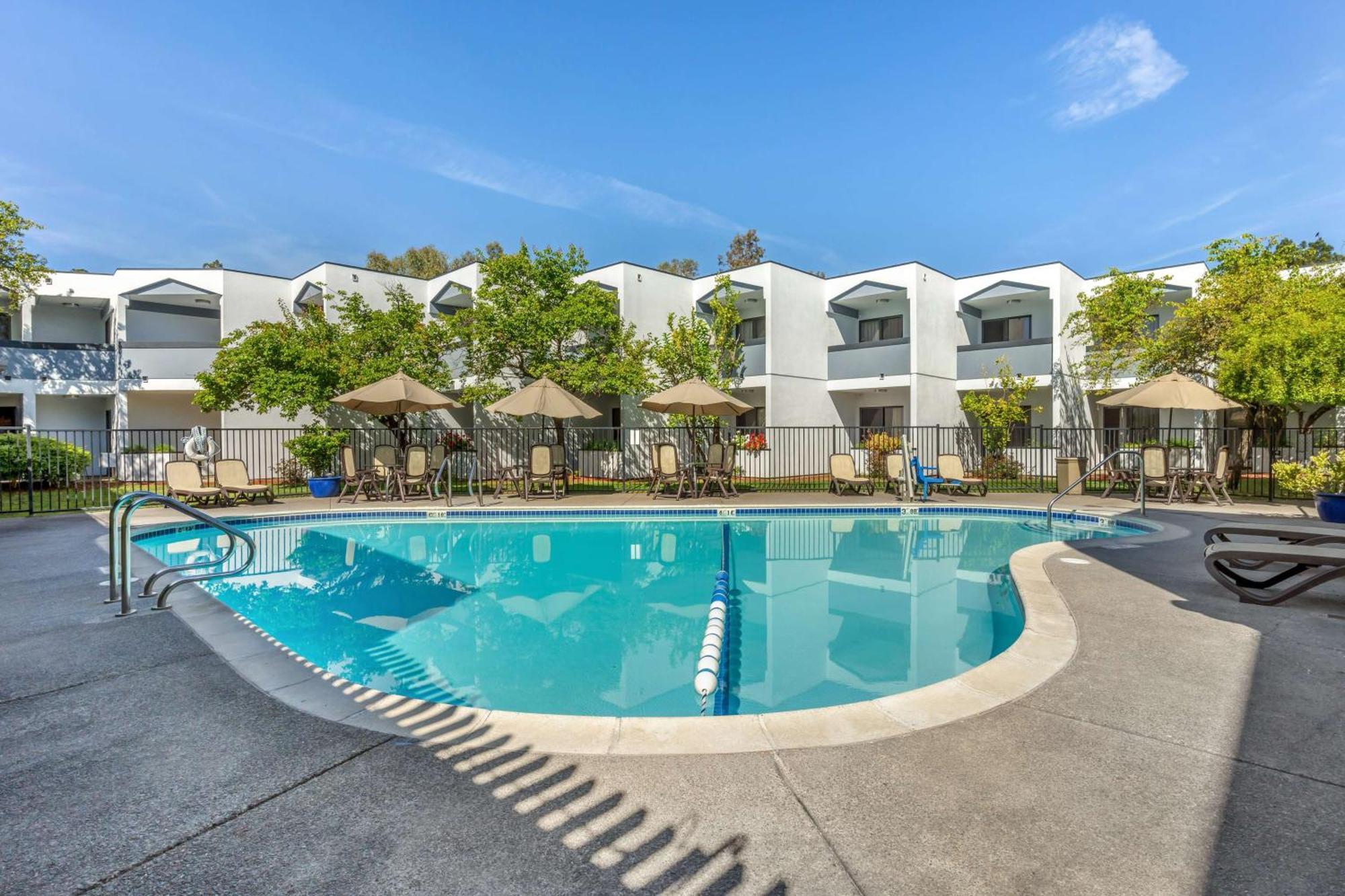 Best Western Plus Wine Country Inn & Suites Santa Rosa Zewnętrze zdjęcie
